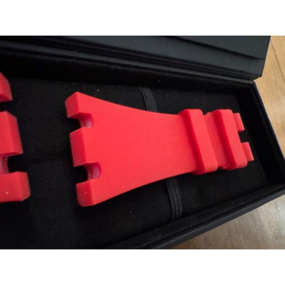Horus for Audemars Piguet 42mm Heat Red Rubber Strap for Royal Oak Offshore main image 8